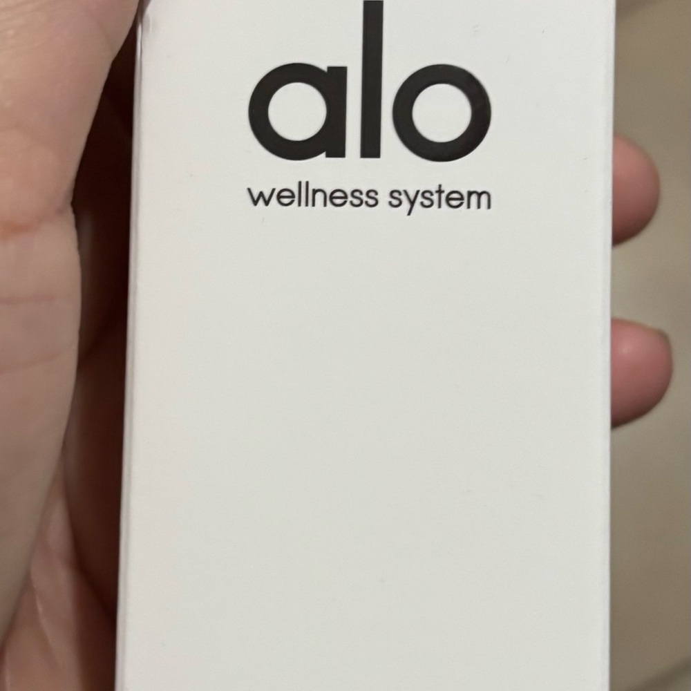 ALO Yoga Wellness System White Accessory